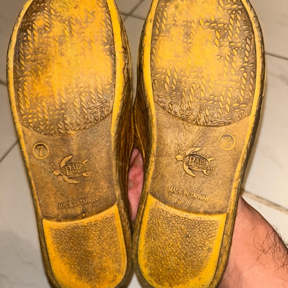 Sandals - Picture 4 of 5